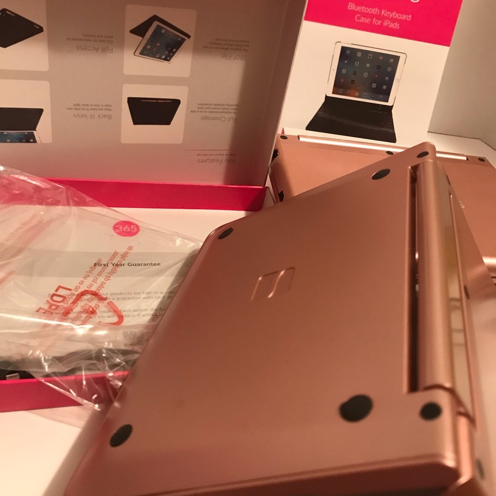 Snugg Folio Keyboard Case - Picture 3 of 10